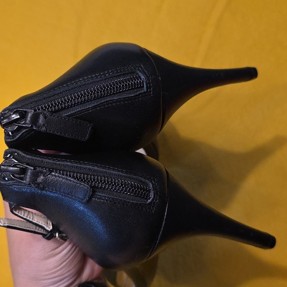 NWOB Cole Haan Black Ankle Strap Heels - Picture 16 of 17
